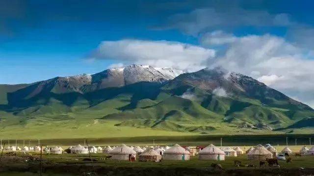 新疆，多元文化交融共融的和谐发展示范区